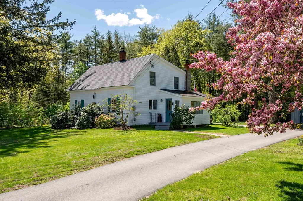 98 Old Stage Road Madbury NH 03823