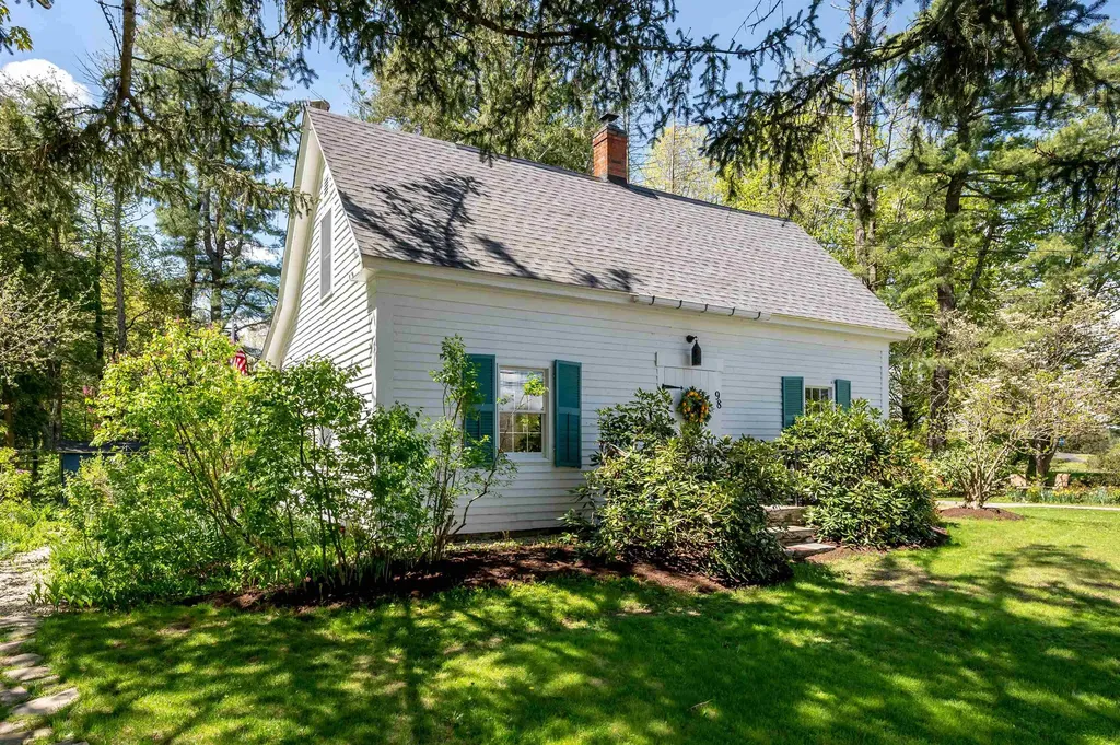 98 Old Stage Road Madbury NH 03823