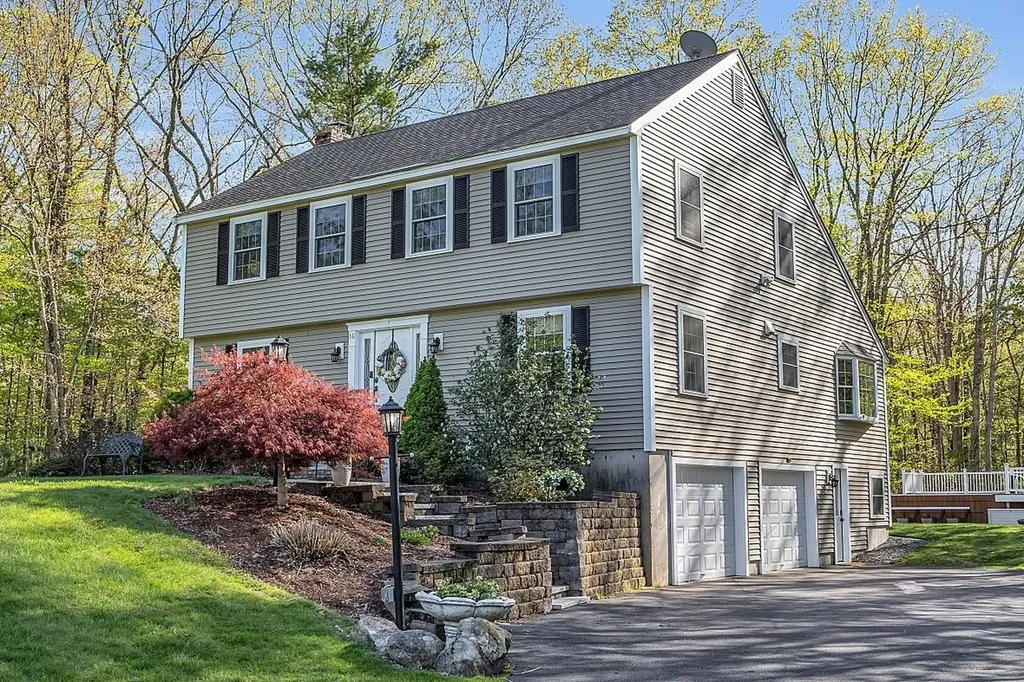 16 Gallant Drive Hampstead NH 03841