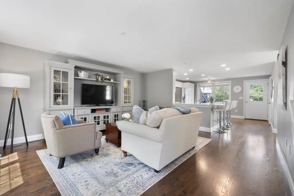 51 Hartshorn Way Manchester NH 03109