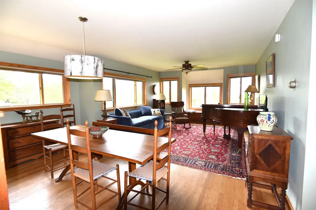 408 Browns Trace Jericho VT 05465