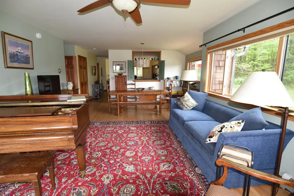 408 Browns Trace Jericho VT 05465