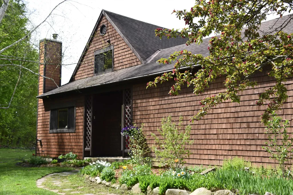 408 Browns Trace Jericho VT 05465