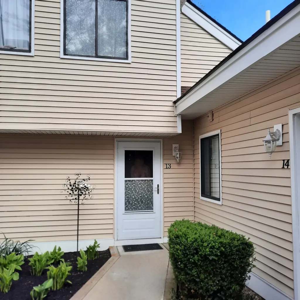 13 Franklin Heights Rochester NH 03867