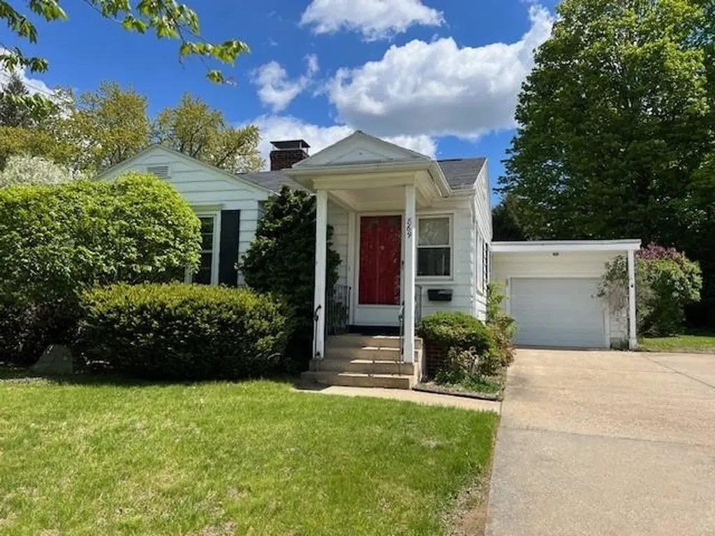 869 River Road Manchester NH 03104