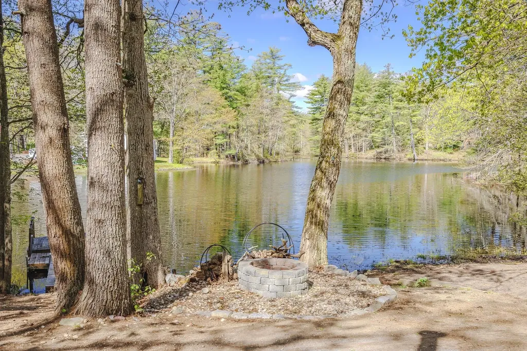 25 Seavey Road Windham NH 03087