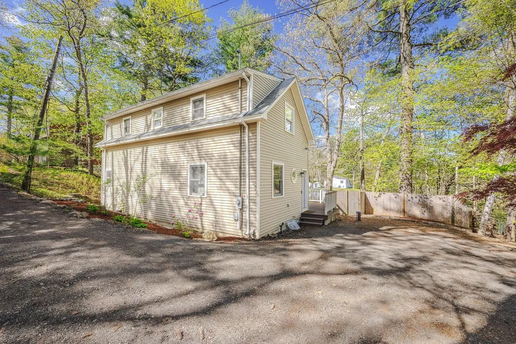 25 Seavey Road Windham NH 03087