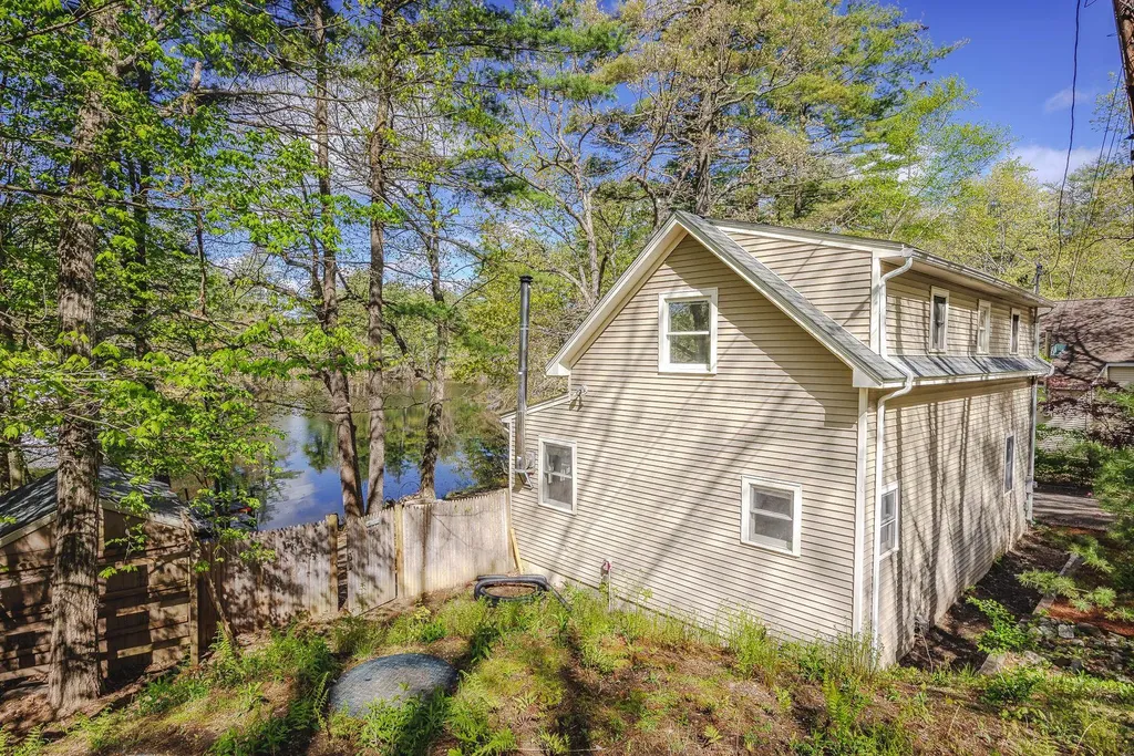 25 Seavey Road Windham NH 03087