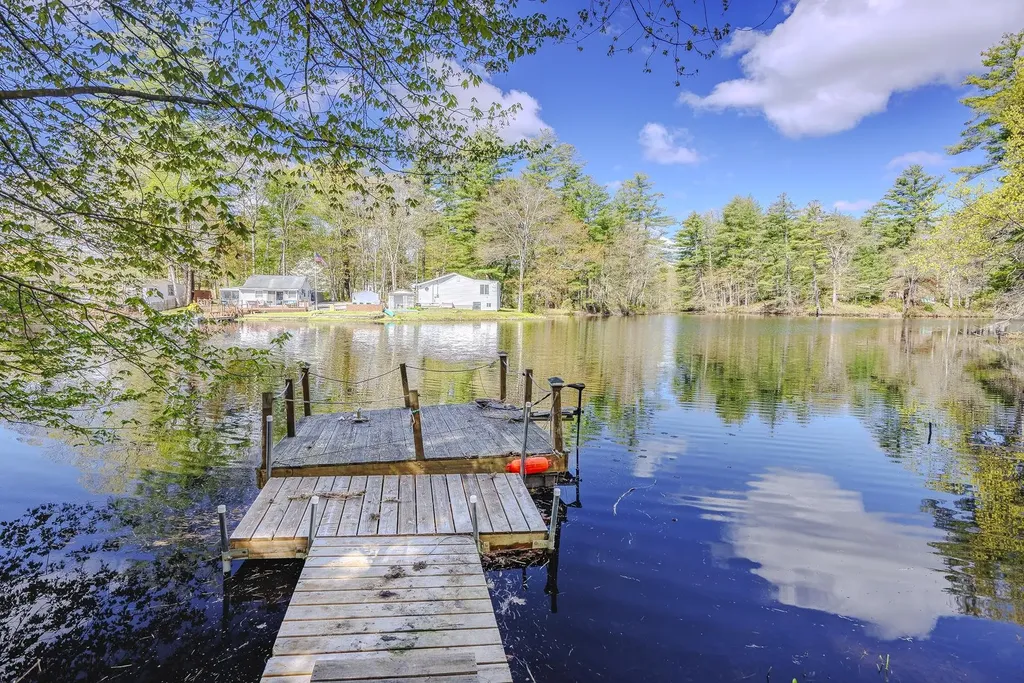 25 Seavey Road Windham NH 03087