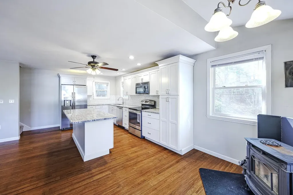 25 Seavey Road Windham NH 03087