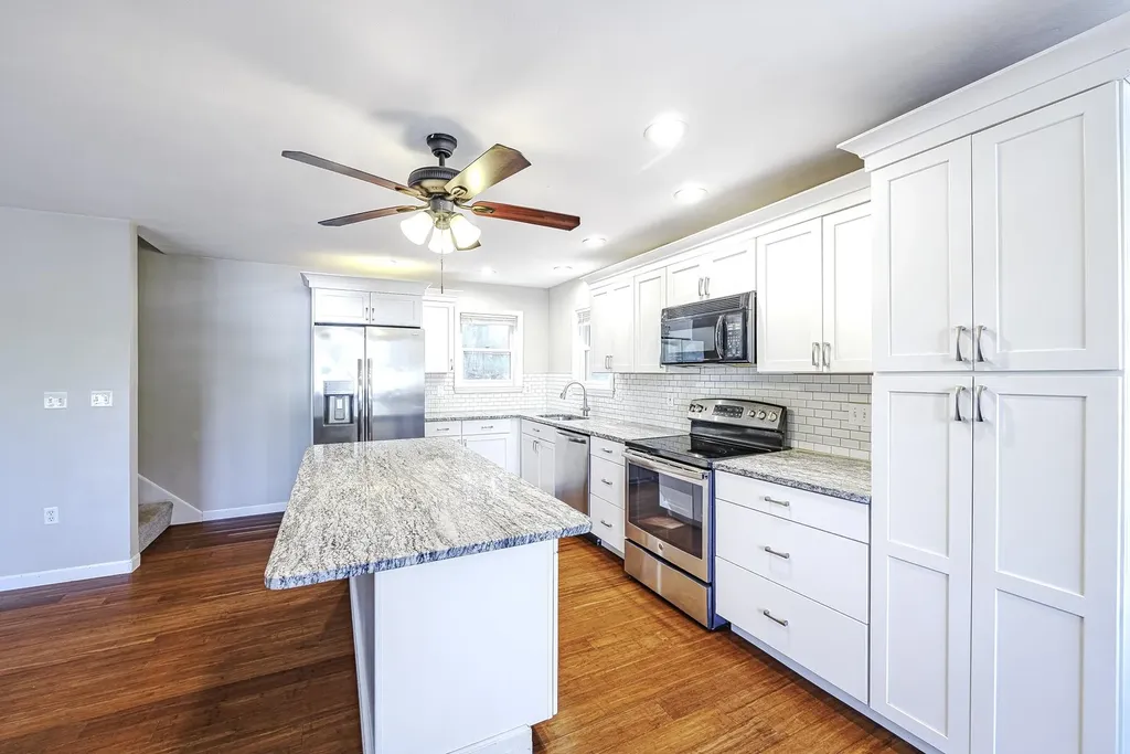 25 Seavey Road Windham NH 03087
