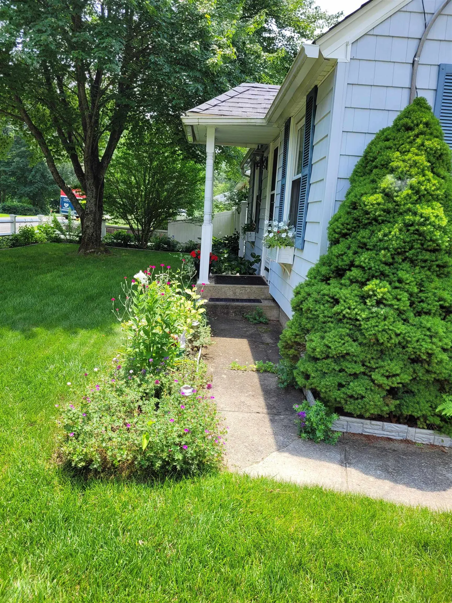 351 Main Dunstable Road Nashua NH 03062