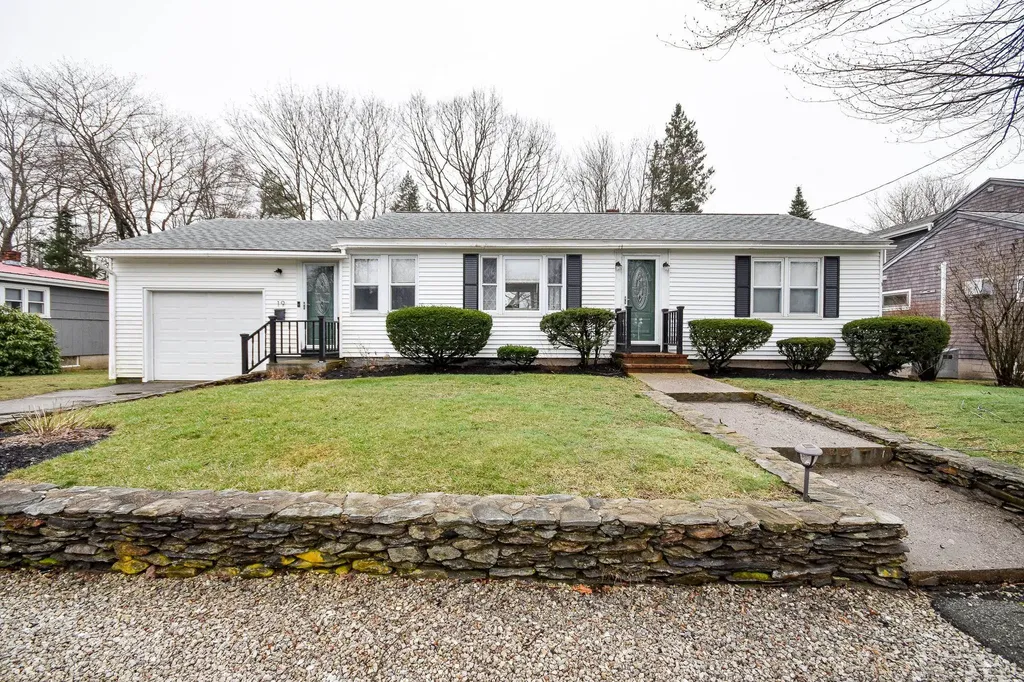 19 Nash Parkway Somersworth NH 03878
