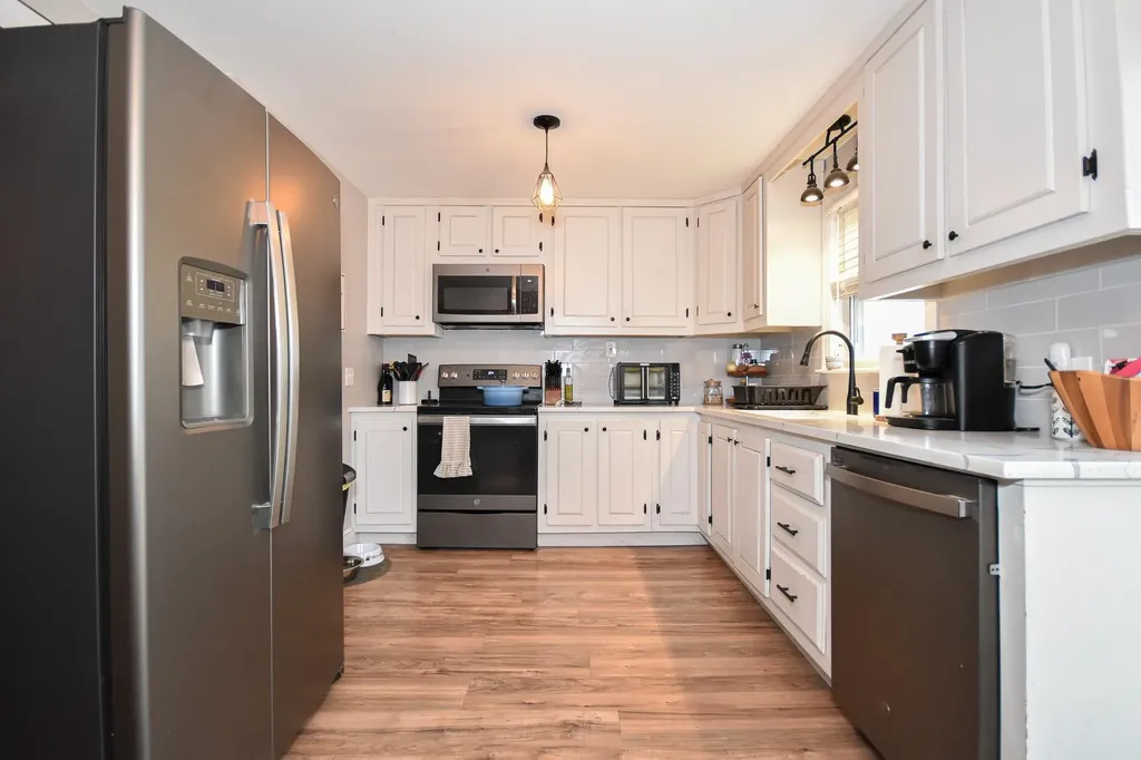 19 Nash Parkway Somersworth NH 03878