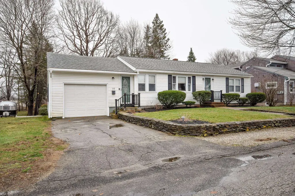 19 Nash Parkway Somersworth NH 03878