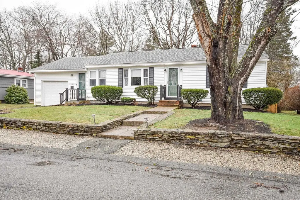 19 Nash Parkway Somersworth NH 03878