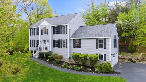 105 Lady Slipper Lane Chester NH 03036