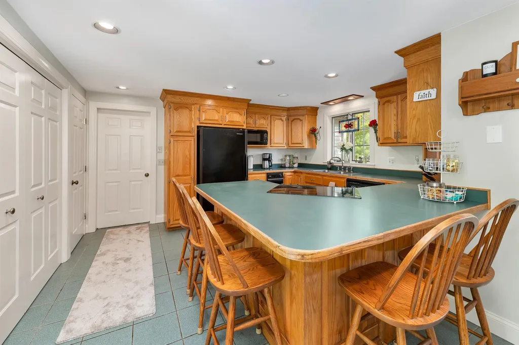 11 Abenaukee Drive Wolfeboro NH 03894