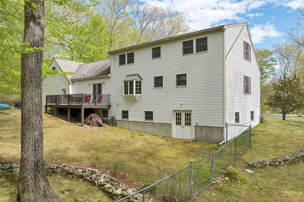 11 Abenaukee Drive Wolfeboro NH 03894