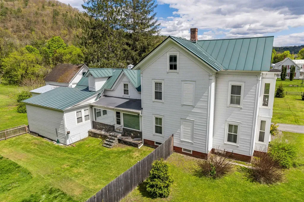 337 S. Windsor Street Royalton VT 05068