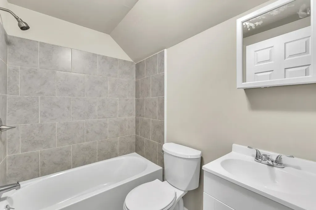 4 South Street Orleans VT 05860