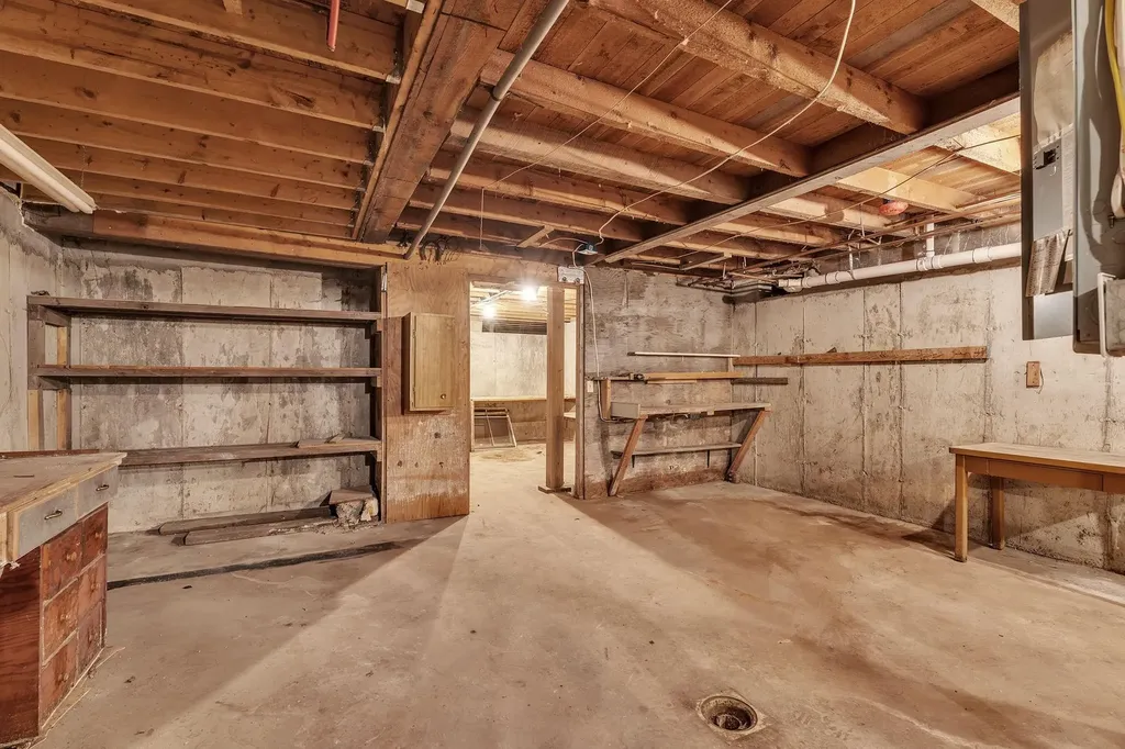 4 South Street Orleans VT 05860