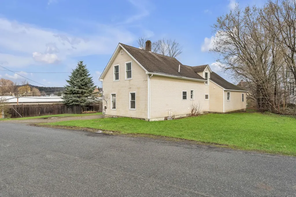 4 South Street Orleans VT 05860