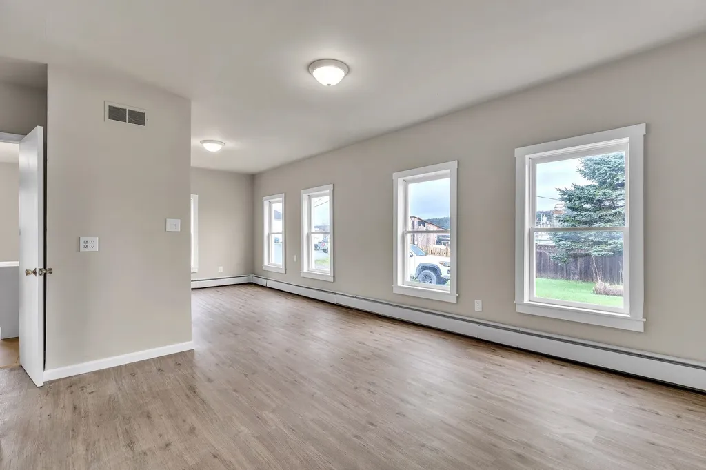 4 South Street Orleans VT 05860