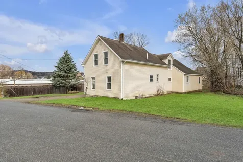4 South Street Orleans VT 05860