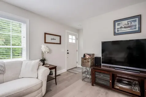 29 Pickens Avenue Seabrook NH 03874