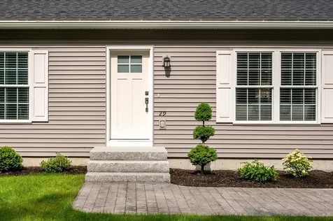 29 Pickens Avenue Seabrook NH 03874