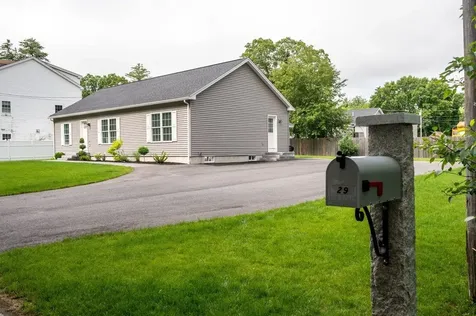 29 Pickens Avenue Seabrook NH 03874