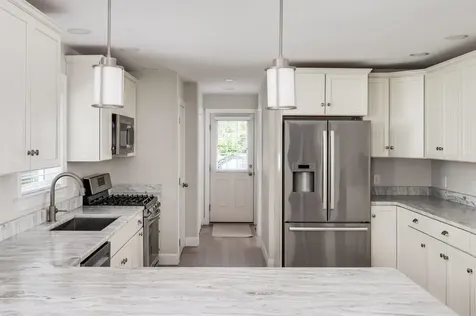 29 Pickens Avenue Seabrook NH 03874