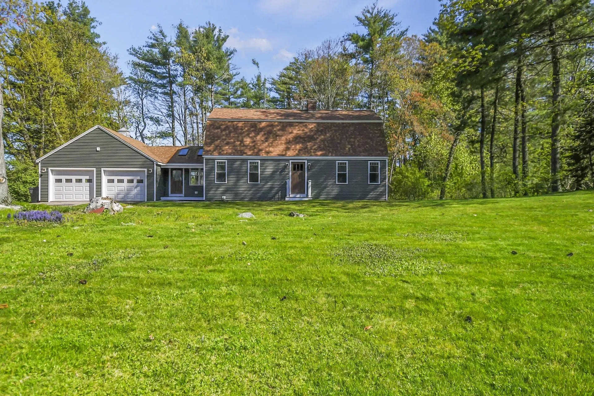 13 Sherwood Circle Salem NH 03079