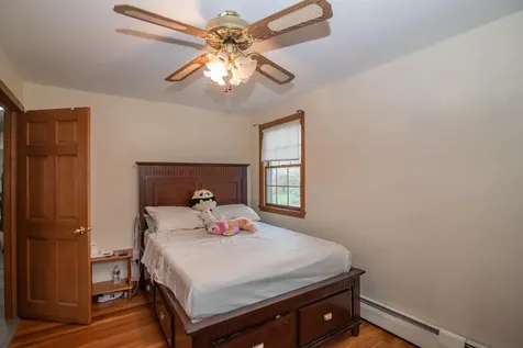 14 Henry Street Salem NH 03079