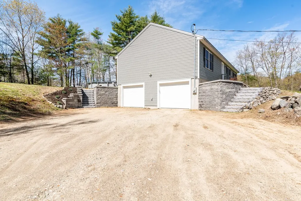 10 Little Falls Bridge Road Rochester NH 03867