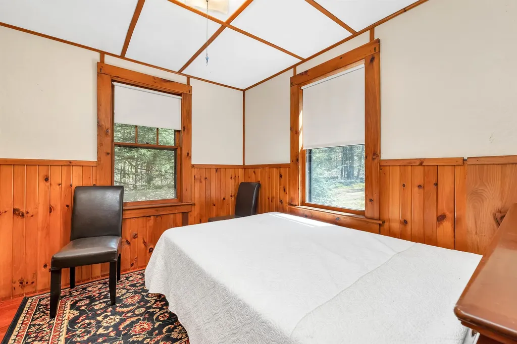 25 Railroad Avenue Alton NH 03810