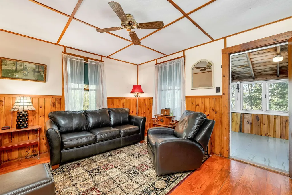 25 Railroad Avenue Alton NH 03810