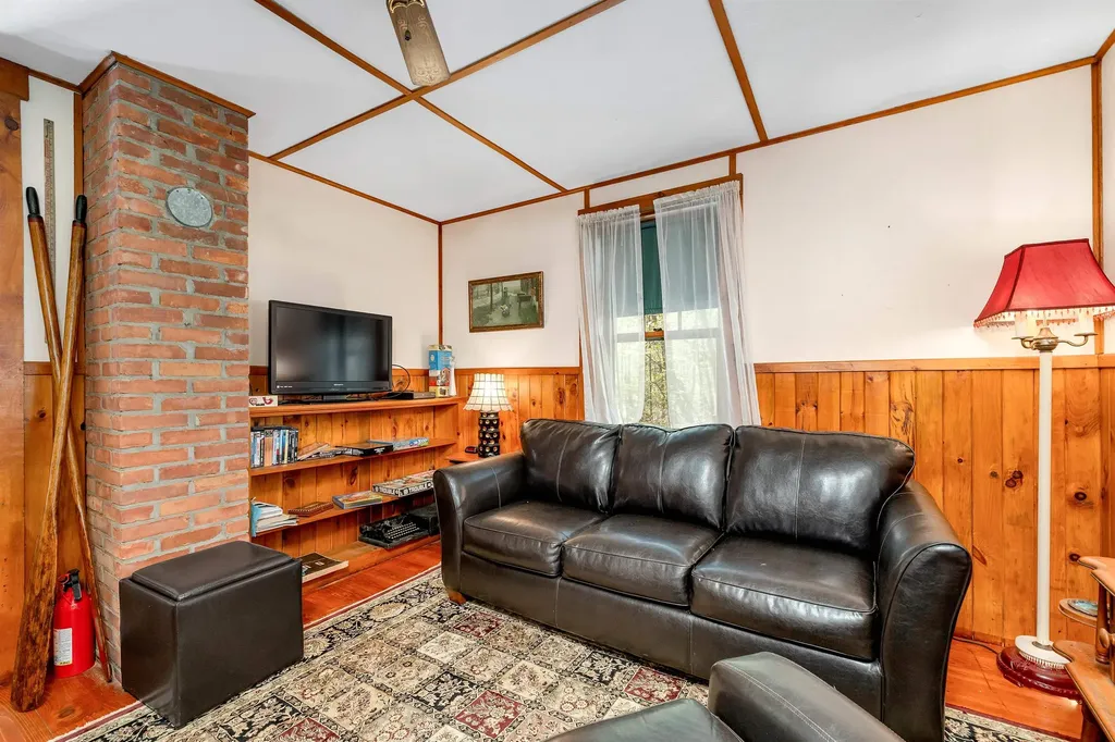 25 Railroad Avenue Alton NH 03810