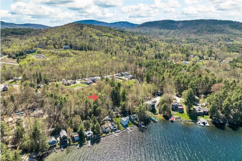 25 Railroad Avenue Alton NH 03810