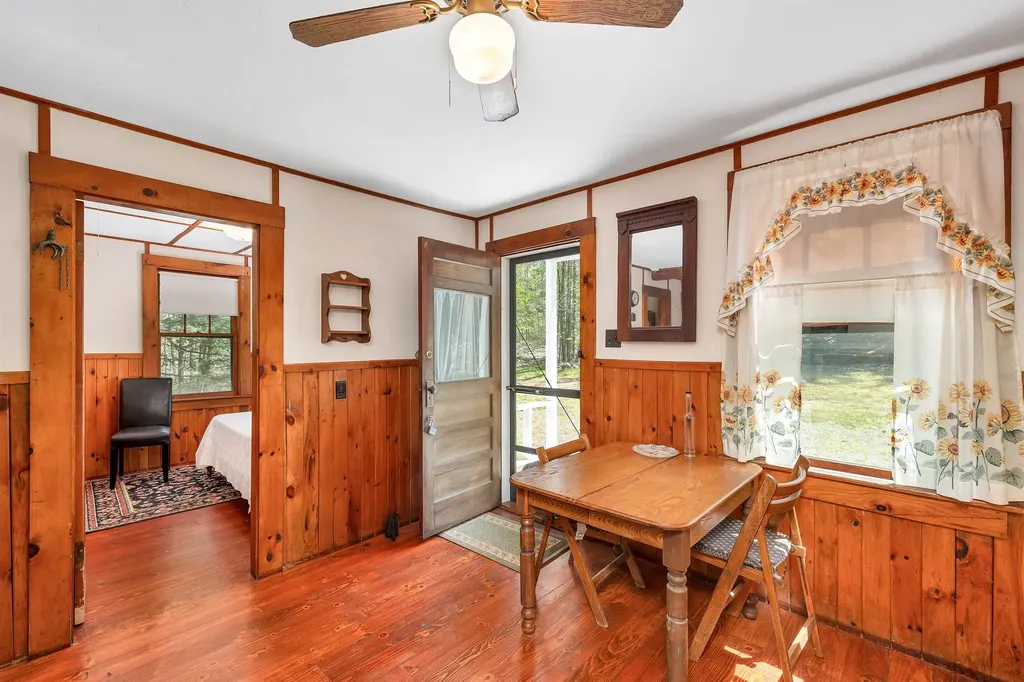 25 Railroad Avenue Alton NH 03810