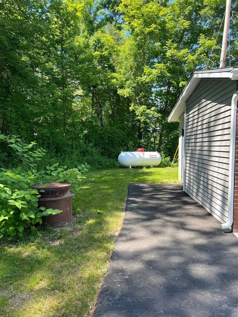 277 Pleasant Street Epping NH 03042