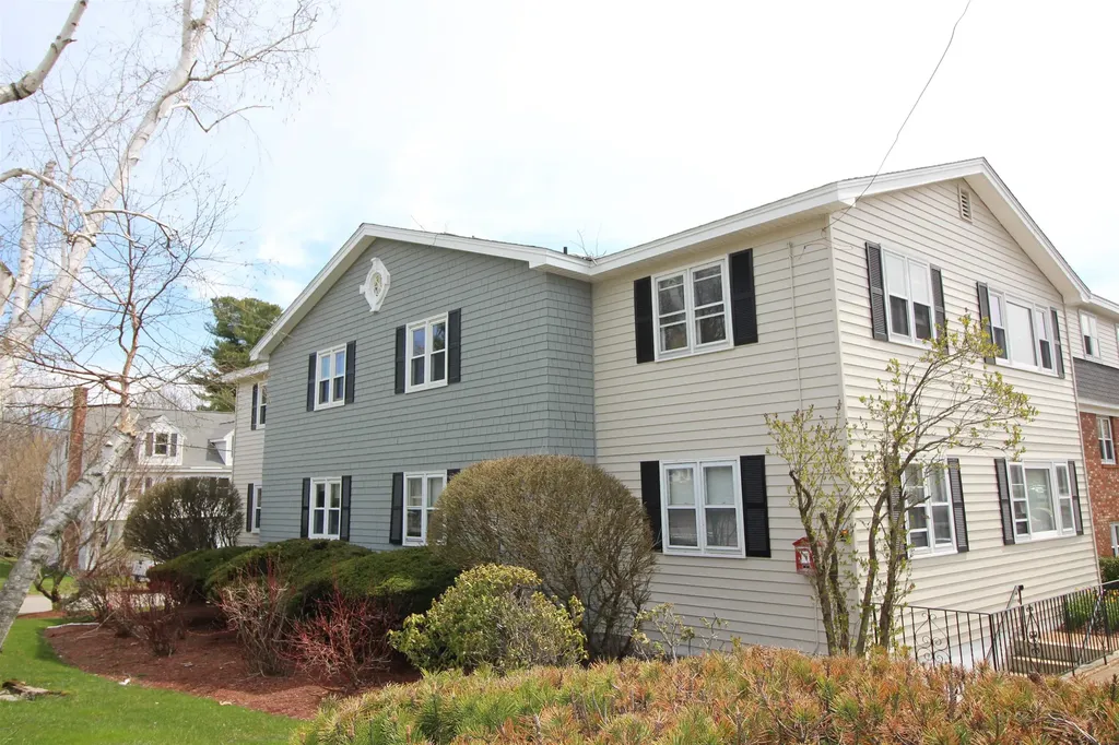 73 East Broadway Street Derry NH 03038