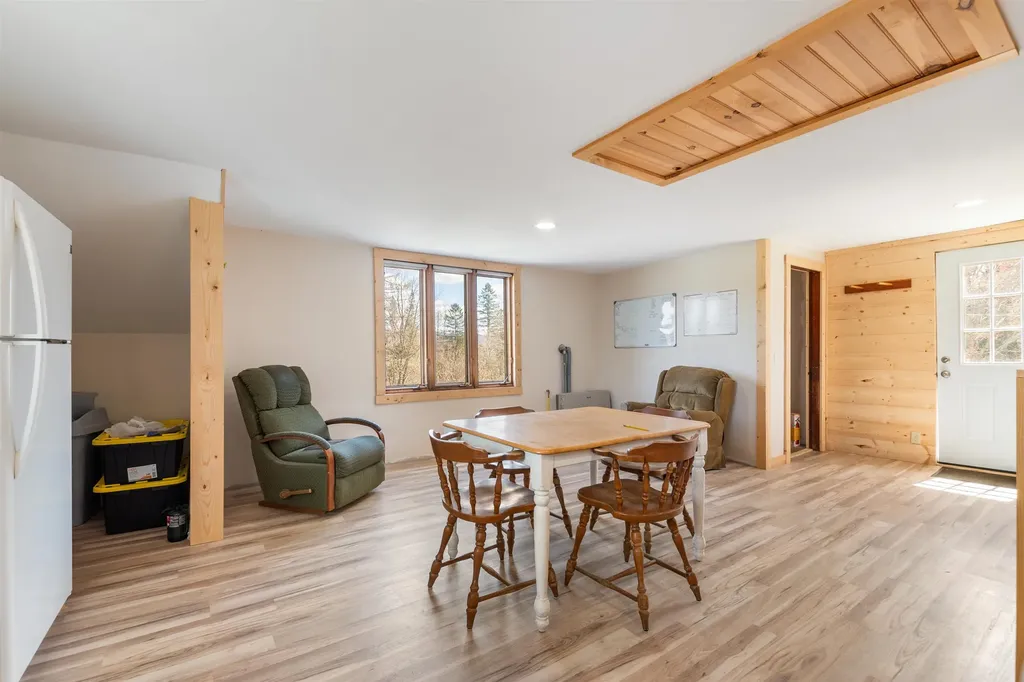 10 Metallak Road Pittsburg NH 03592