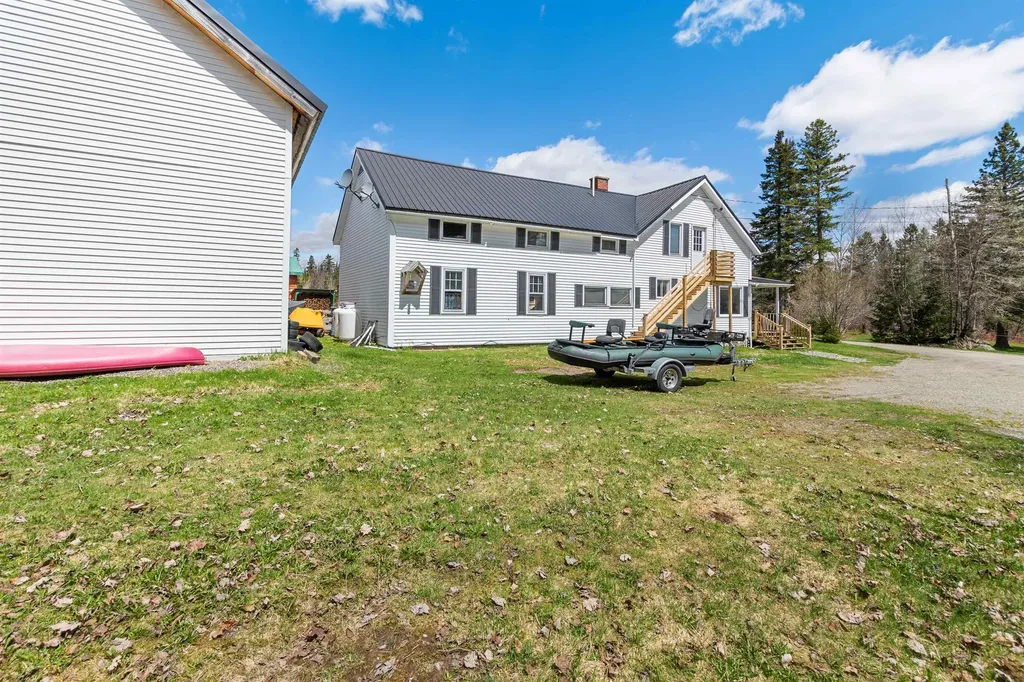10 Metallak Road Pittsburg NH 03592