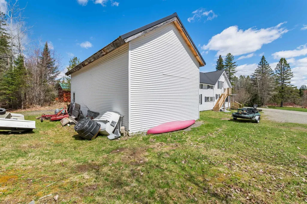 10 Metallak Road Pittsburg NH 03592