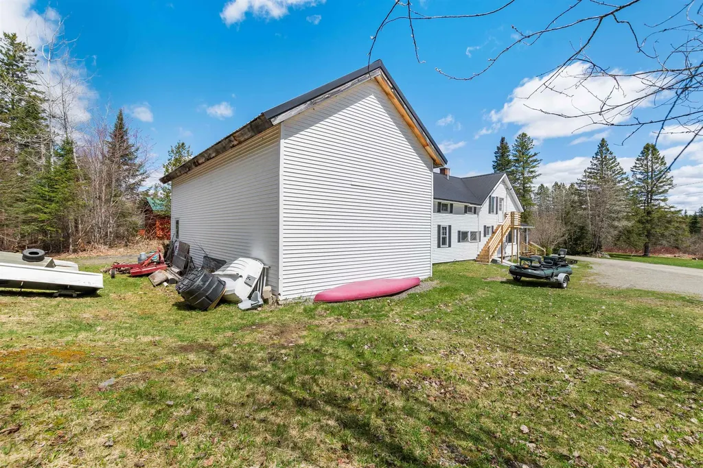 10 Metallak Road Pittsburg NH 03592