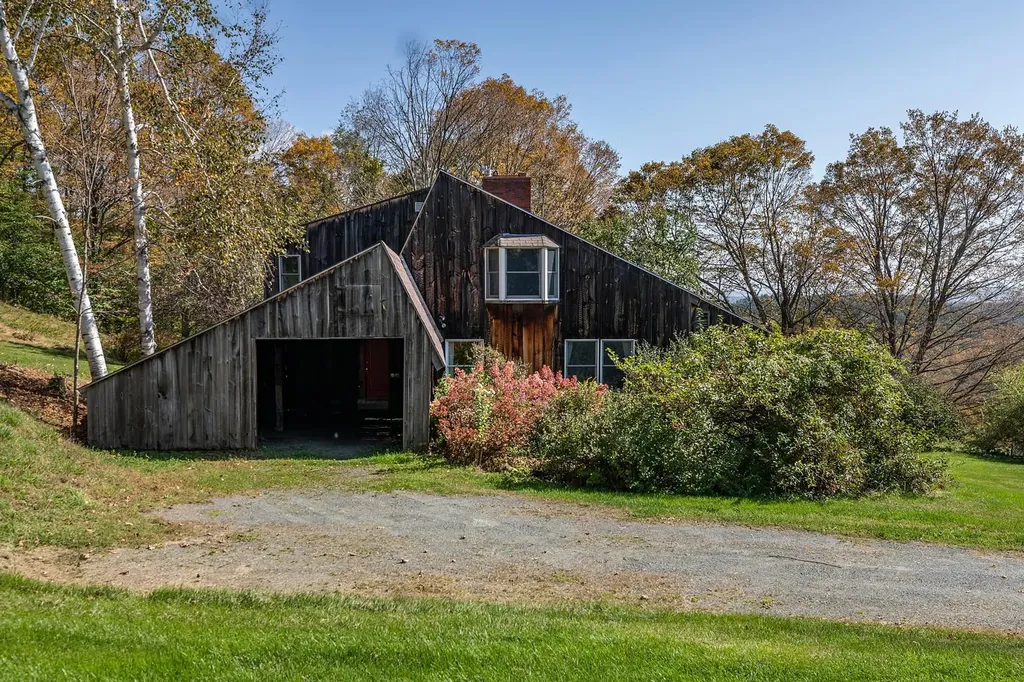 898 Clay Road Pomfret VT 05001