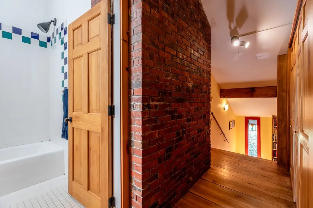 898 Clay Road Pomfret VT 05001