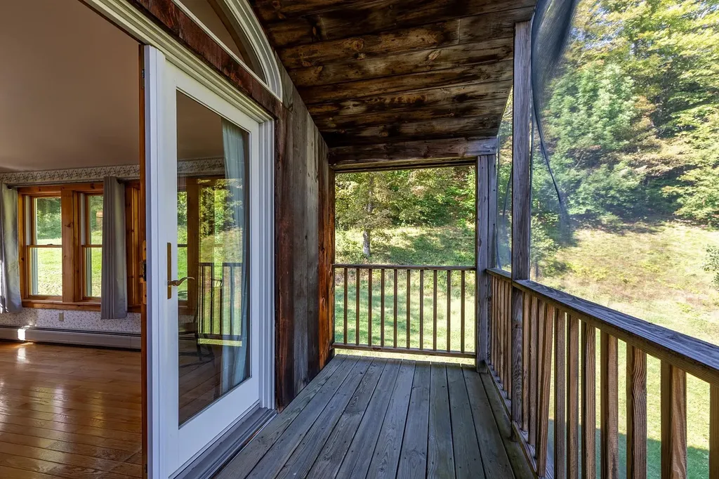 898 Clay Road Pomfret VT 05001